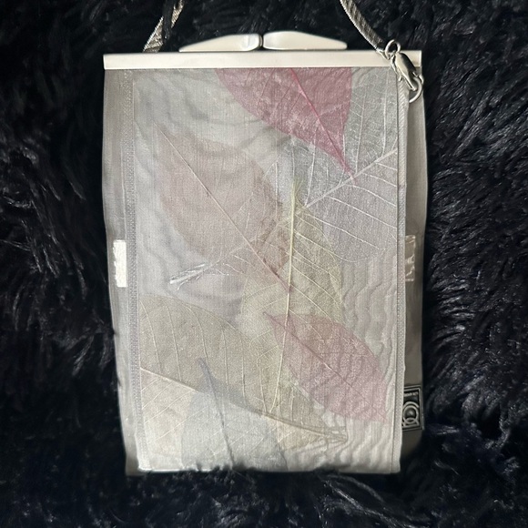 Bo’s Art Studio The Opera Collection Gray Leaf Pattern Evening Bag EUC - Picture 8 of 14